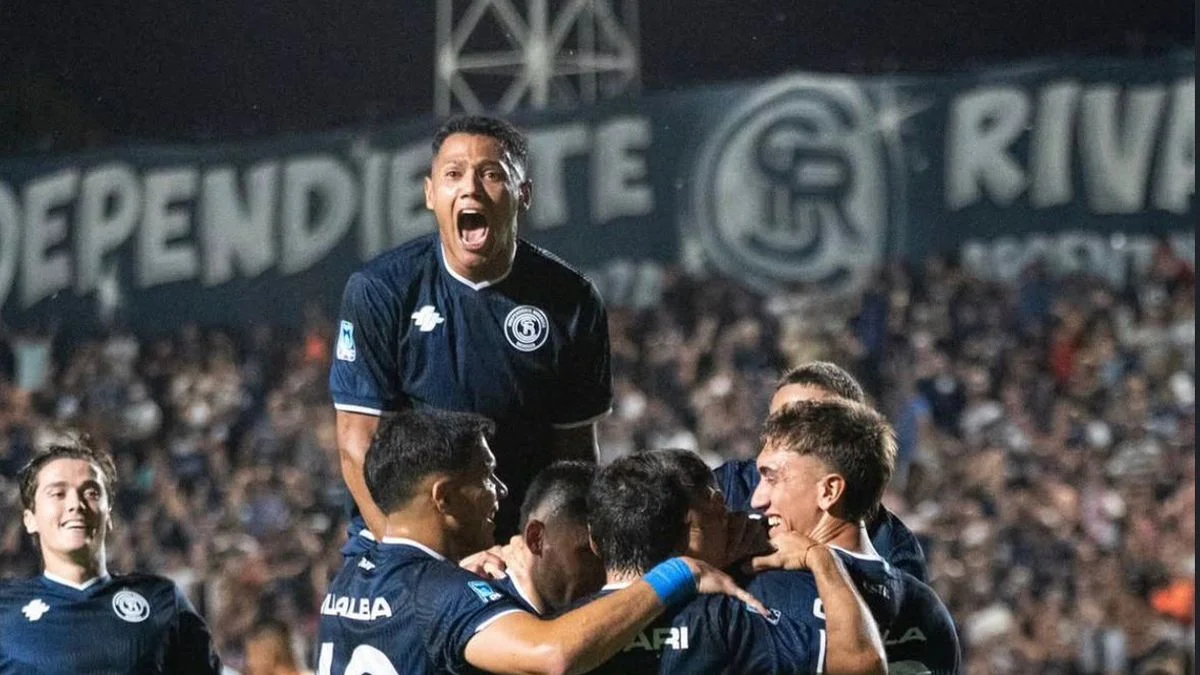 Independiente Rivadavia venció a Atlético Tucumán en una noche atípica