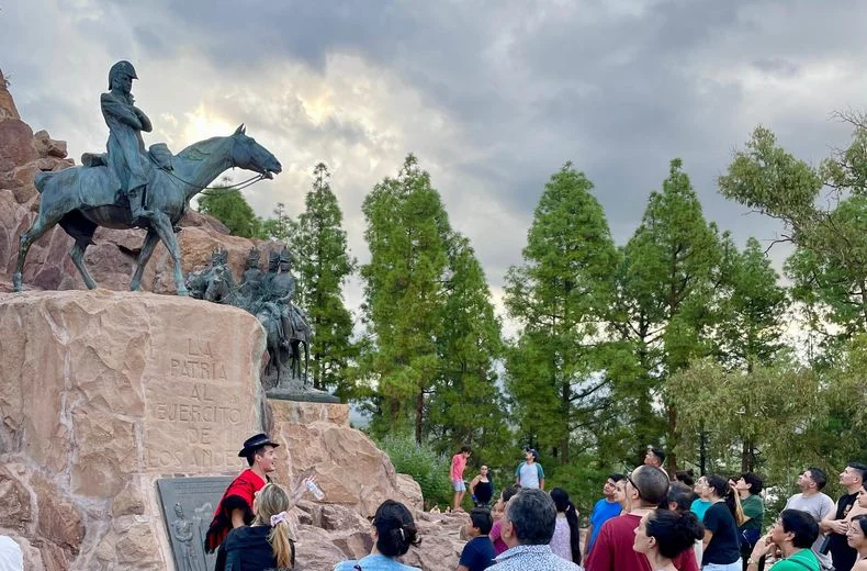 Las visitas guiadas al Cerro de la Gloria serán los viernes 11 y 25 de julio. 