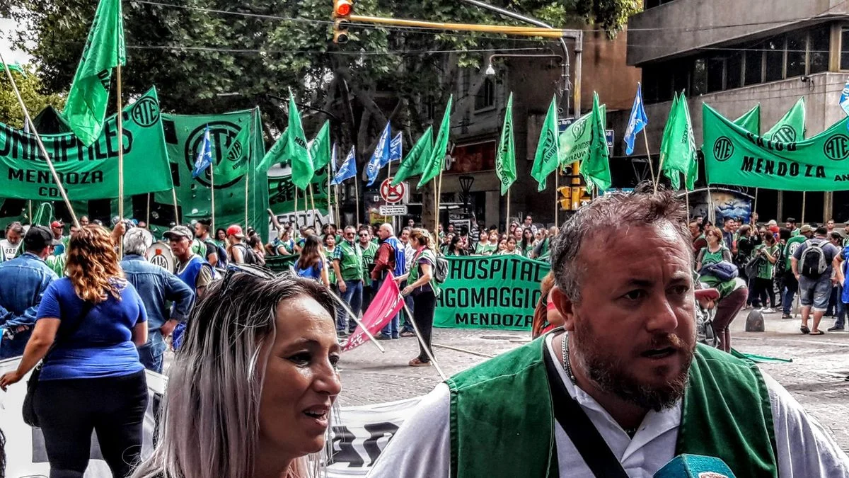 Estatales advierten que el Gobierno "viene por ellos"
