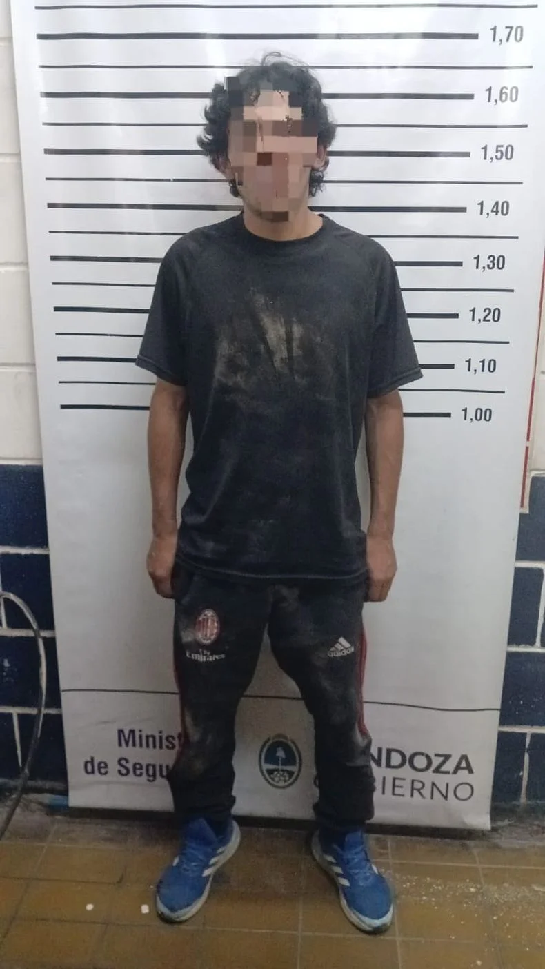 Dos delincuentes atacaron a un remisero: uno fue detenido.