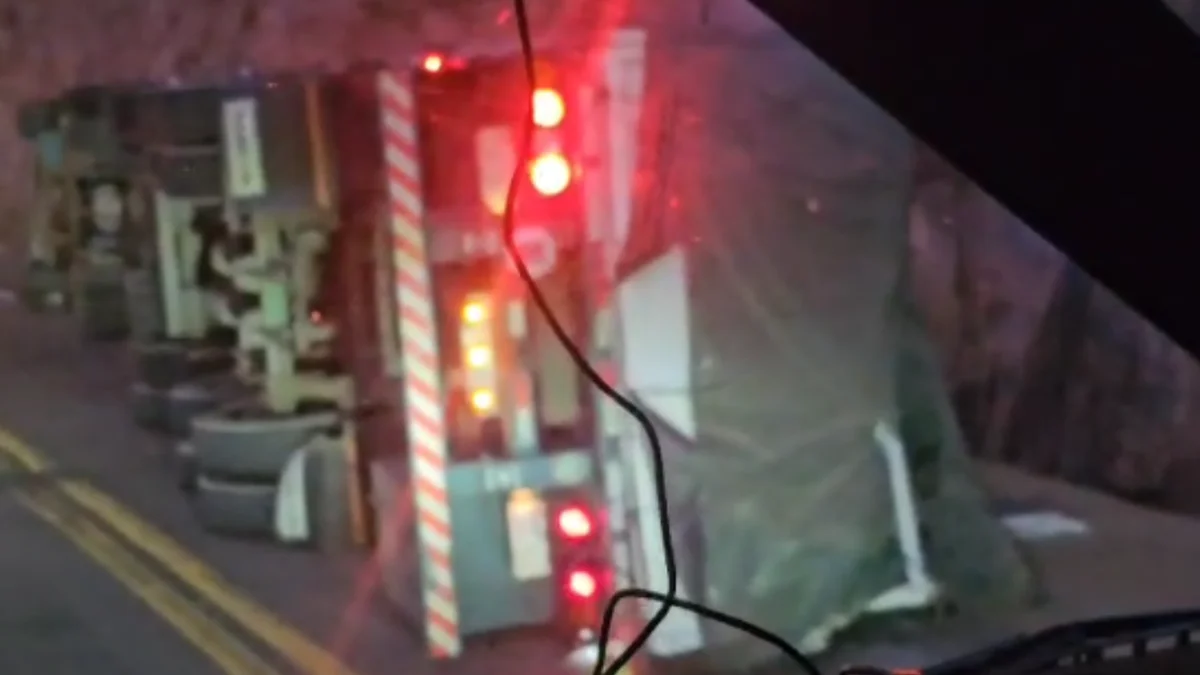 Volcó un camión en la ruta a Chile y piden precaución al circular