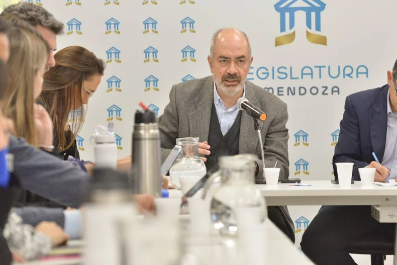 Jorge Albarracín, Secretario de la Junta Electoral provincial. 