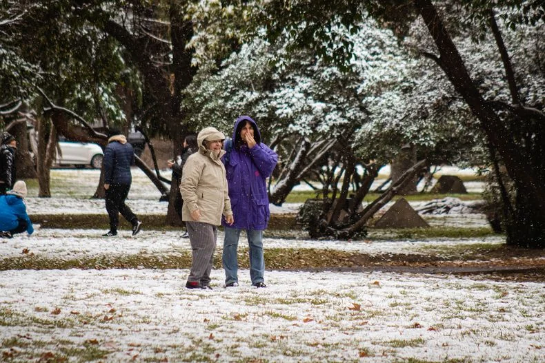 Mendoza, de blanco.
