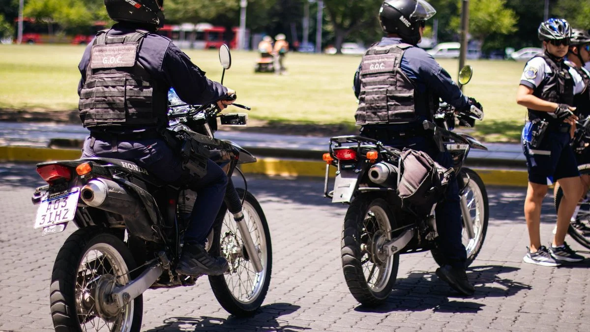Secuestran armas y motos robadas en el Gran Mendoza: tres detenidos