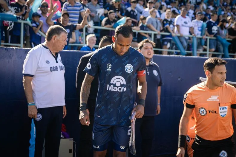 Sebasti&aacute;n Villa sigue sin definir su futuro.