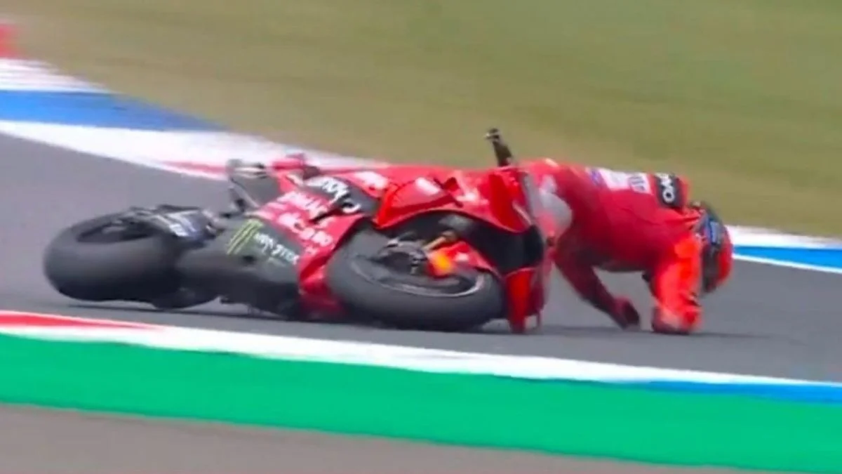 MotoGP: escalofriante accidente de Marc Márquez durante los entrenamientos libres en Países Bajos