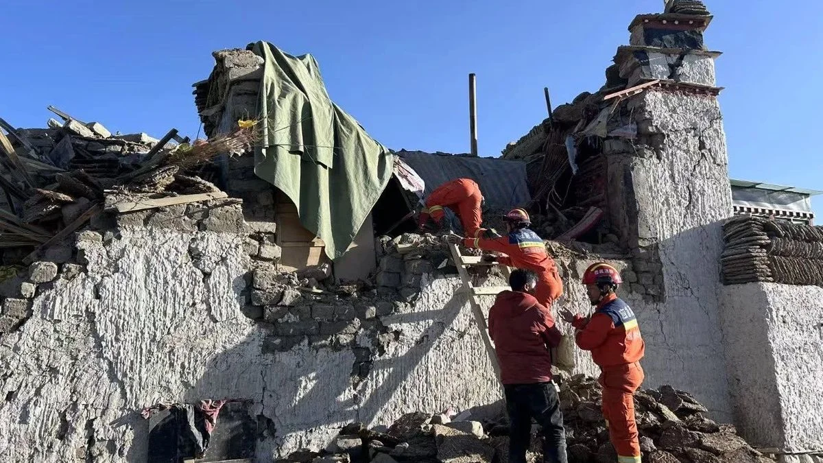 Al menos 95 muertos en fuerte terremoto al Oeste de China