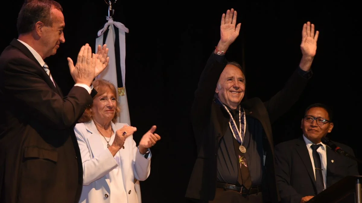 La UNCuyo le otorgó el Honoris Causa a Joan Manuel Serrat