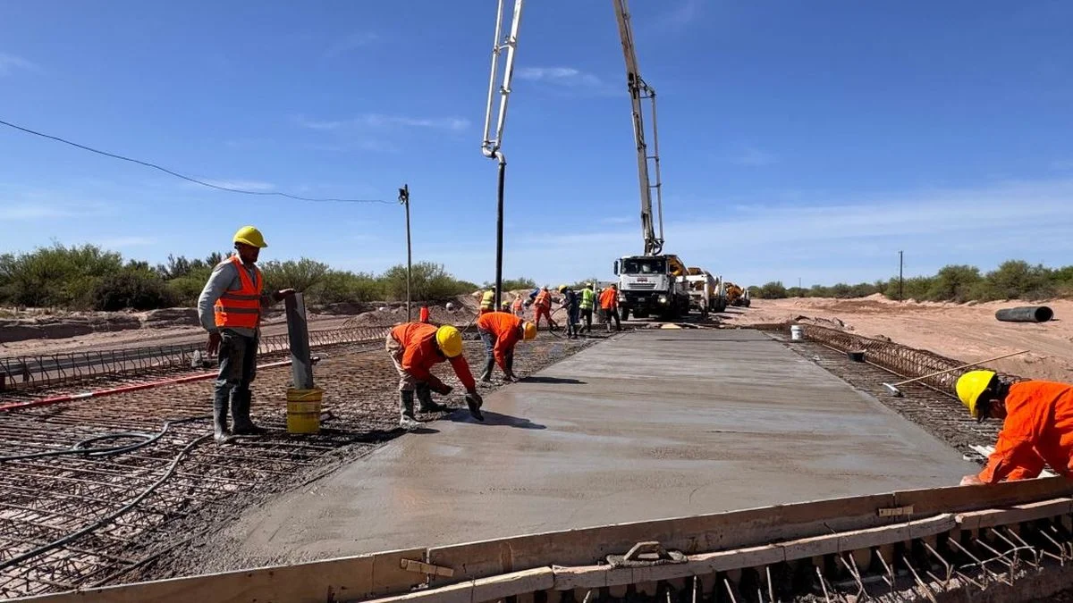 Obras en rutas del Sur: avanza el encarpetado asfáltico en las trazas 153 y 71