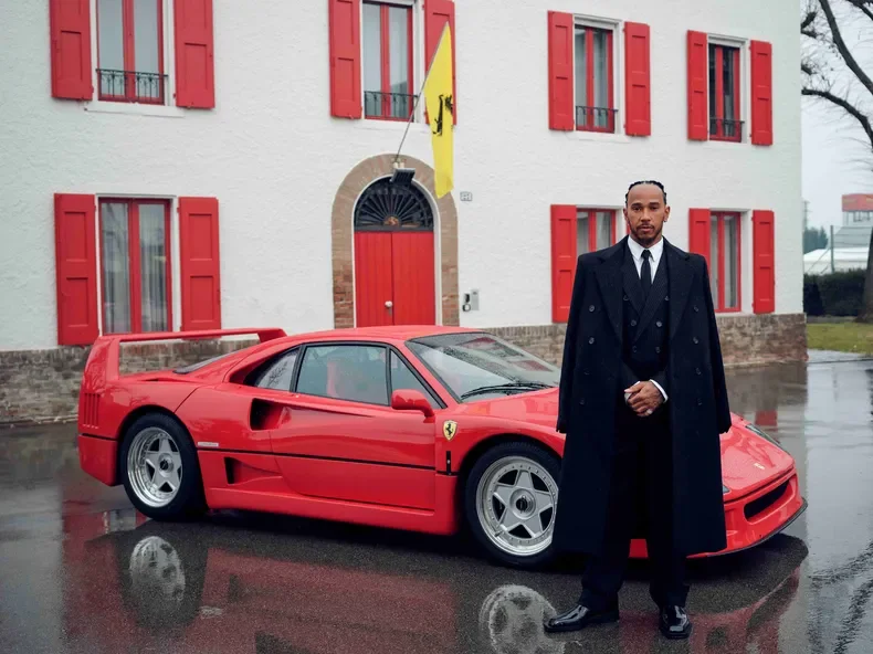Lewis Hamilton cierra el top ten.