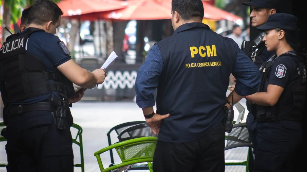 Oficializaron el aumento salarial a policías de Mendoza y el sueldo de bolsillo superará el millón de pesos