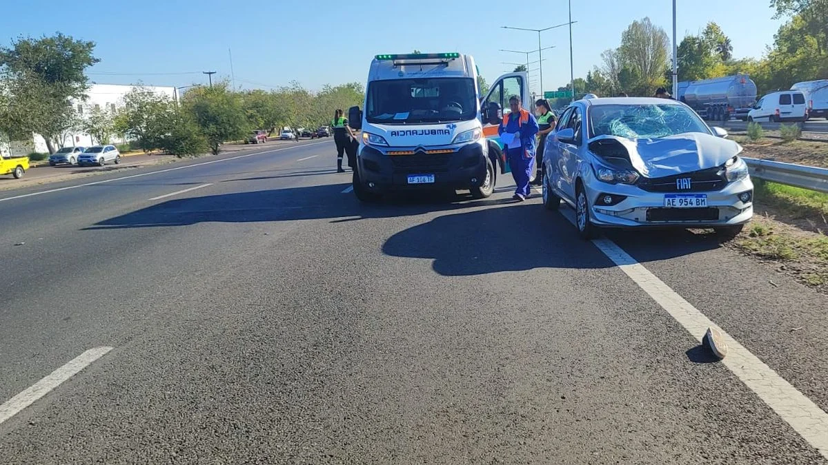 Un hombre murió atropellado al intentar cruzar el Acceso Sur