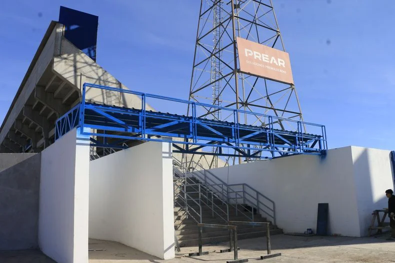 Acceso a la platea Sur del Feliciano Gambarte.