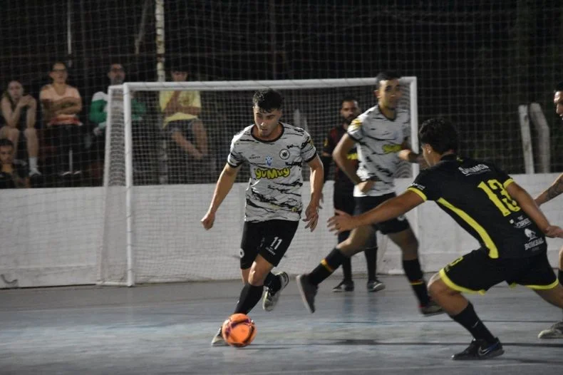 El f&uacute;tbol de sal&oacute;n, uno de los deportes que no descansa en &eacute;poca de Vendimia.