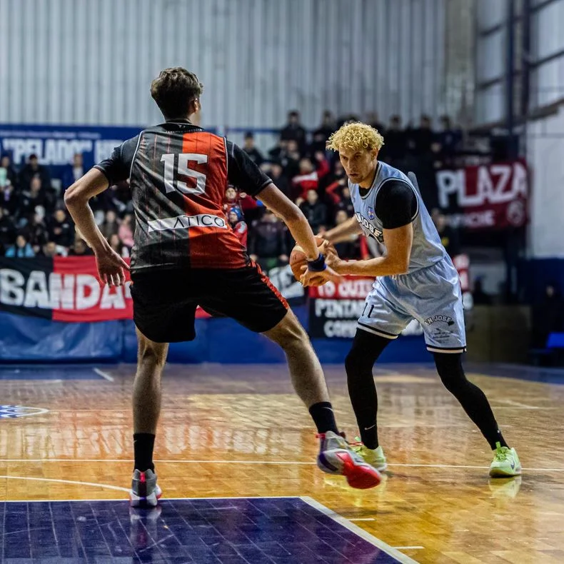 Rivadavia, Anzorena, Atenas y Pacífico festejaron en el Clausura de básquet.