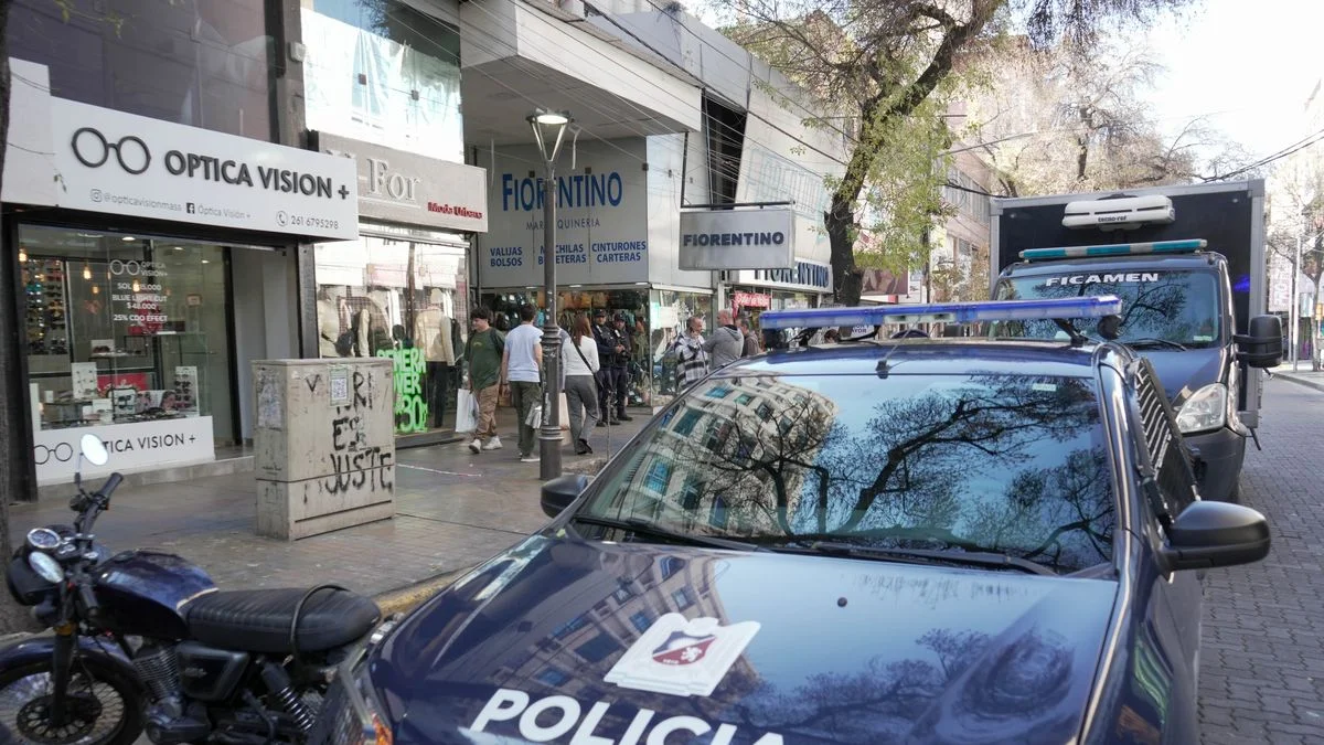 Encontraron a una pareja fallecida en un departamento en pleno centro mendocino