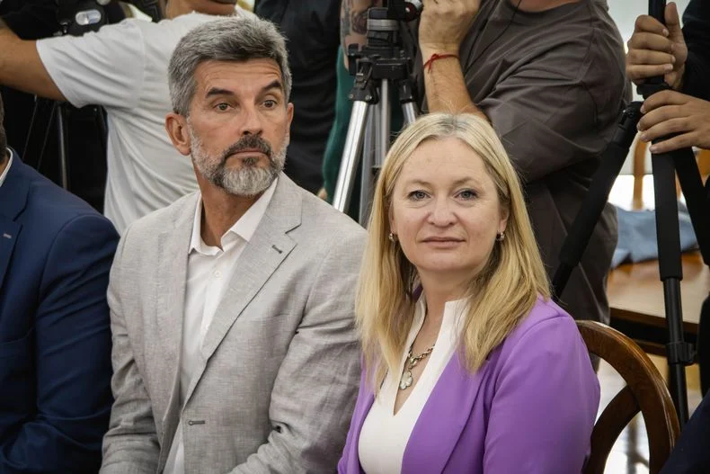 El intendente Ulpiano Su&aacute;rez y la vicegobernadora Hebe Casado.