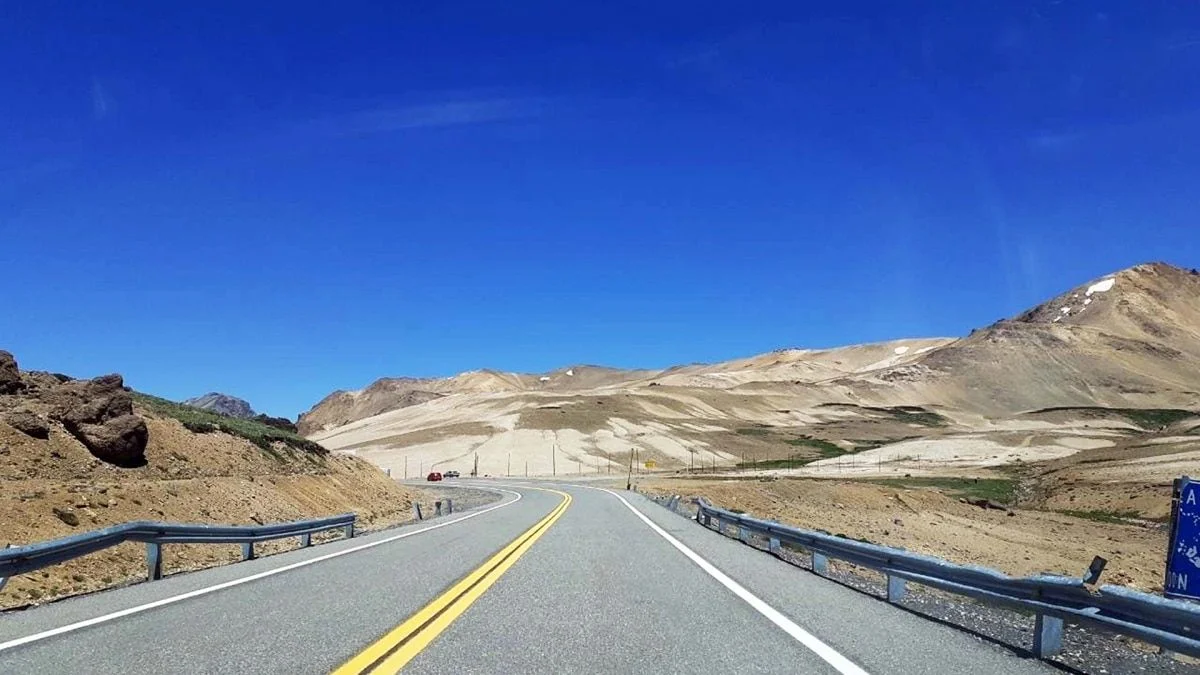 Paso Pehuenche: han cruzado más vehículos y micros que en el 2024