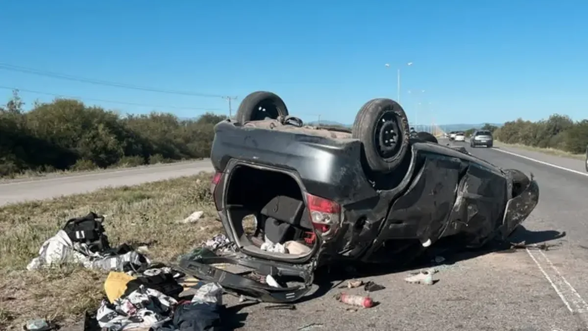 Una familia mendocina volcó en San Luis y por el accidente murieron un bebé y un joven