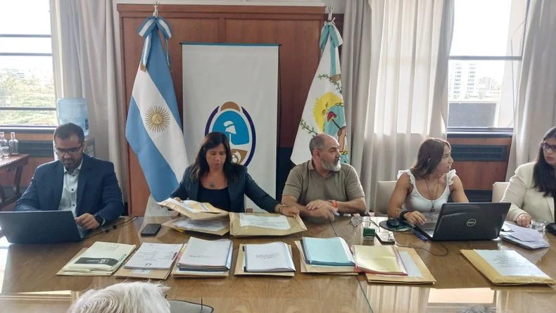 Funcionarios del Gobierno abrieron propuestas de empresas que participaron del llamado a licitaci&oacute;n.&nbsp;