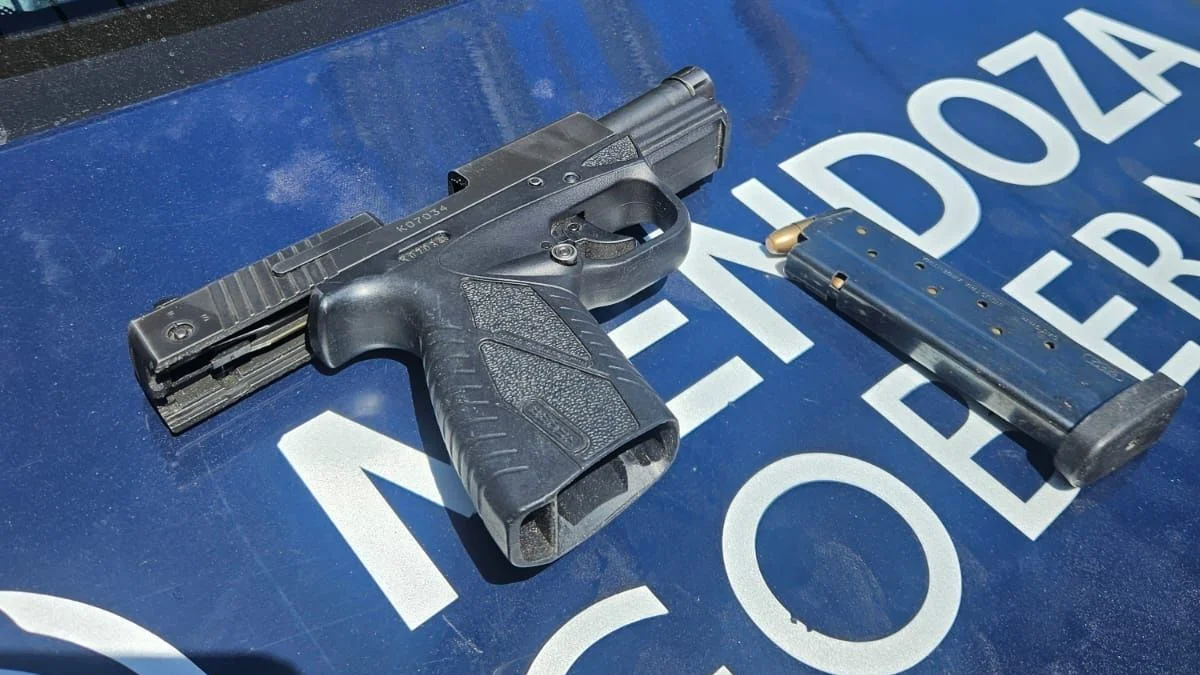 Amenazó con un arma, dijo que regresaría y fue detenido por la Policía