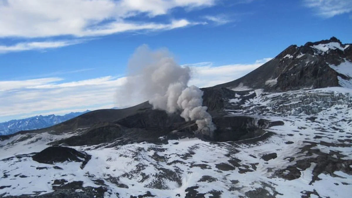 Volcán Planchón-Peteroa en Malargüe: instalarán un sistema de monitoreo de alta precisión