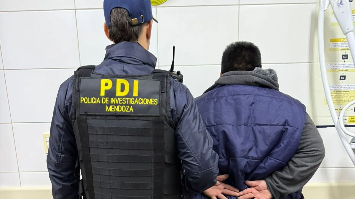 Detienen al sospechoso de un asalto en Godoy Cruz y le secuestran más de 60 celulares