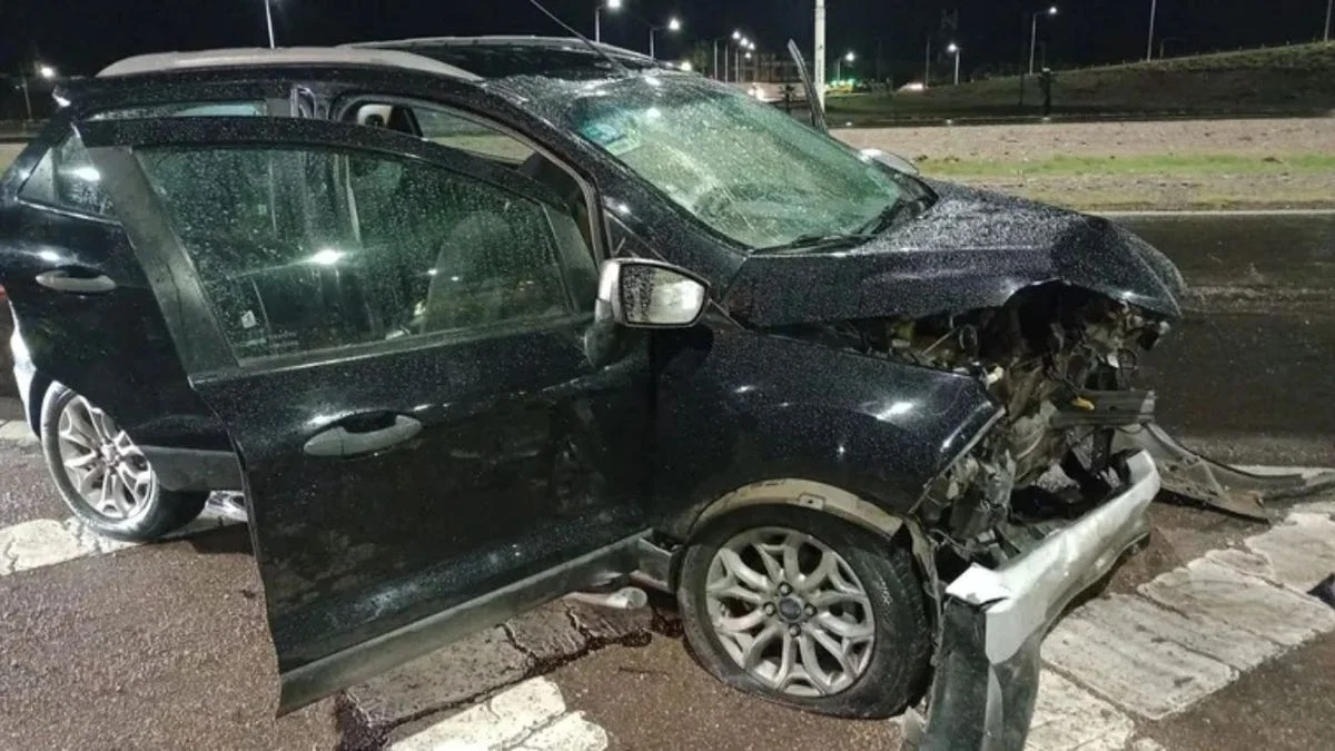 El saldo del grave accidente en Acceso Este: cuatro heridos y un conductor con alcoholemia positiva
