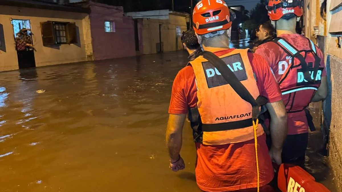 Temporal en Córdoba: calles anegadas, evacuados y árboles caídos