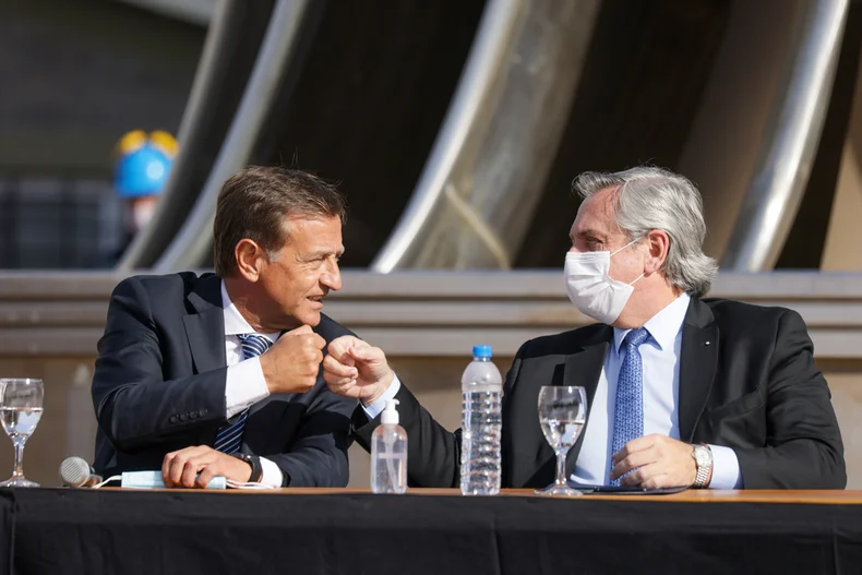 Rodolfo Suarez y Alberto Fernández celebran la capitalización de IMPSA