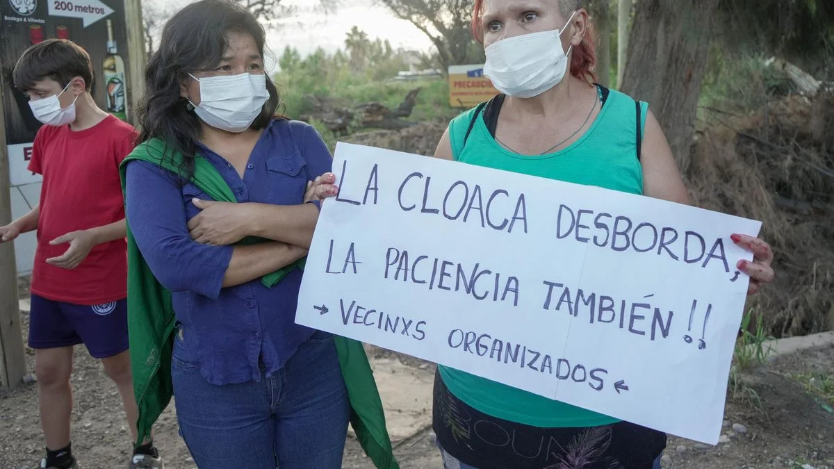 Agua de cloaca en el Pescara: la Justicia rechazó la cautelar contra el Gobierno, Irrigación y AYSAM