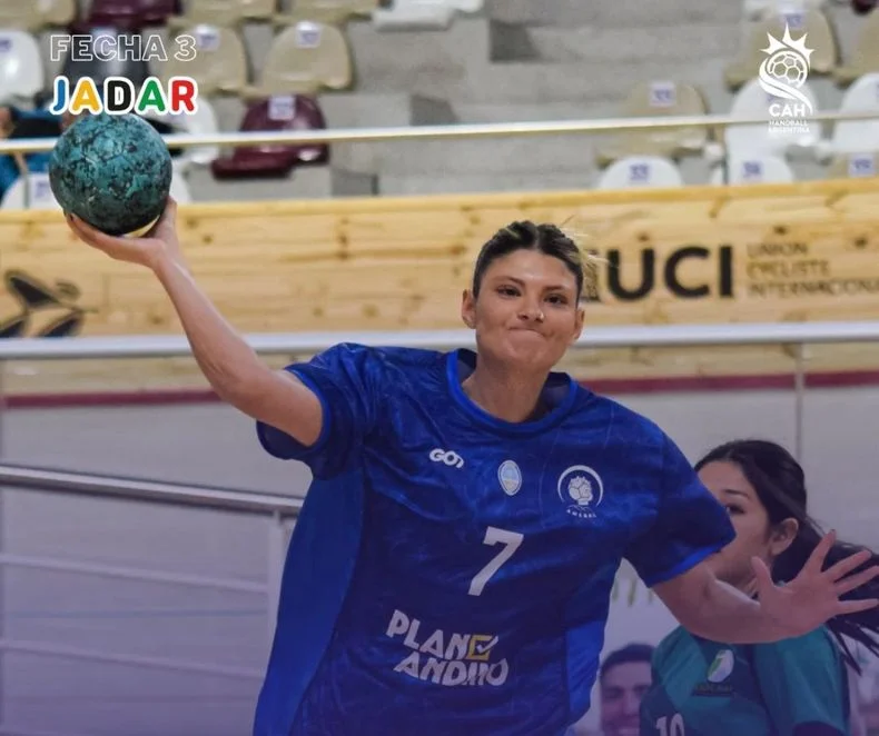 Mendoza se lució en los Juegos Jadar de balonmano.