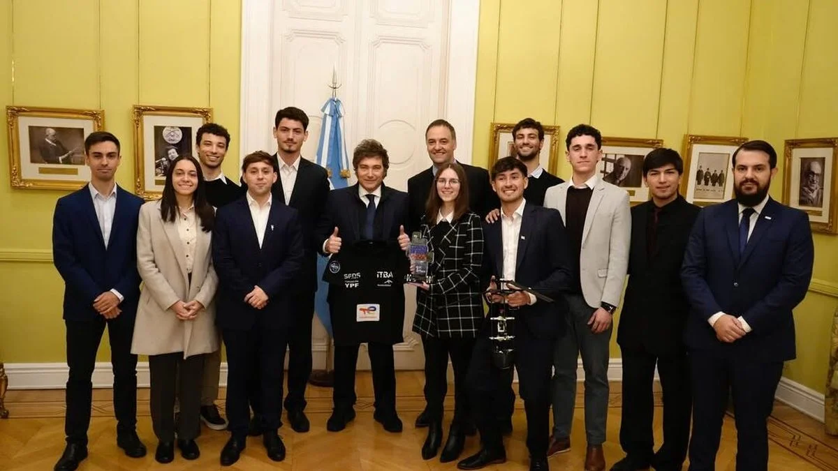 El presidente Javier Milei recibió al mendocino Agustín Martínez Haarth, campeón mundial en la NASA