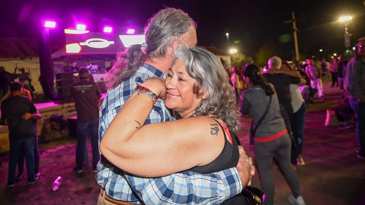 Que vuelvan los lentos: una noche de música de los 80 y 90 bajo las estrellas