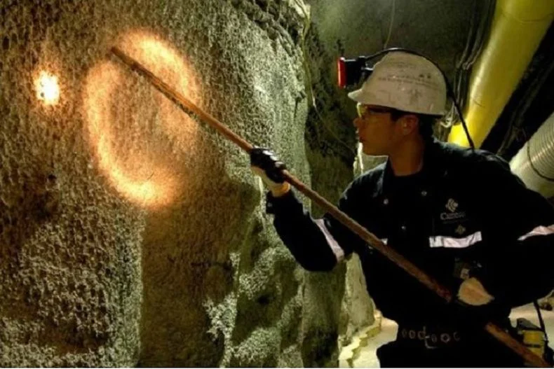 El uranio es codiciado por grandes potencias mundiales. Mendoza tiene el Corcovo, yacimiento en potencial, y Sierra Pintada, cerrado desde 1997. 