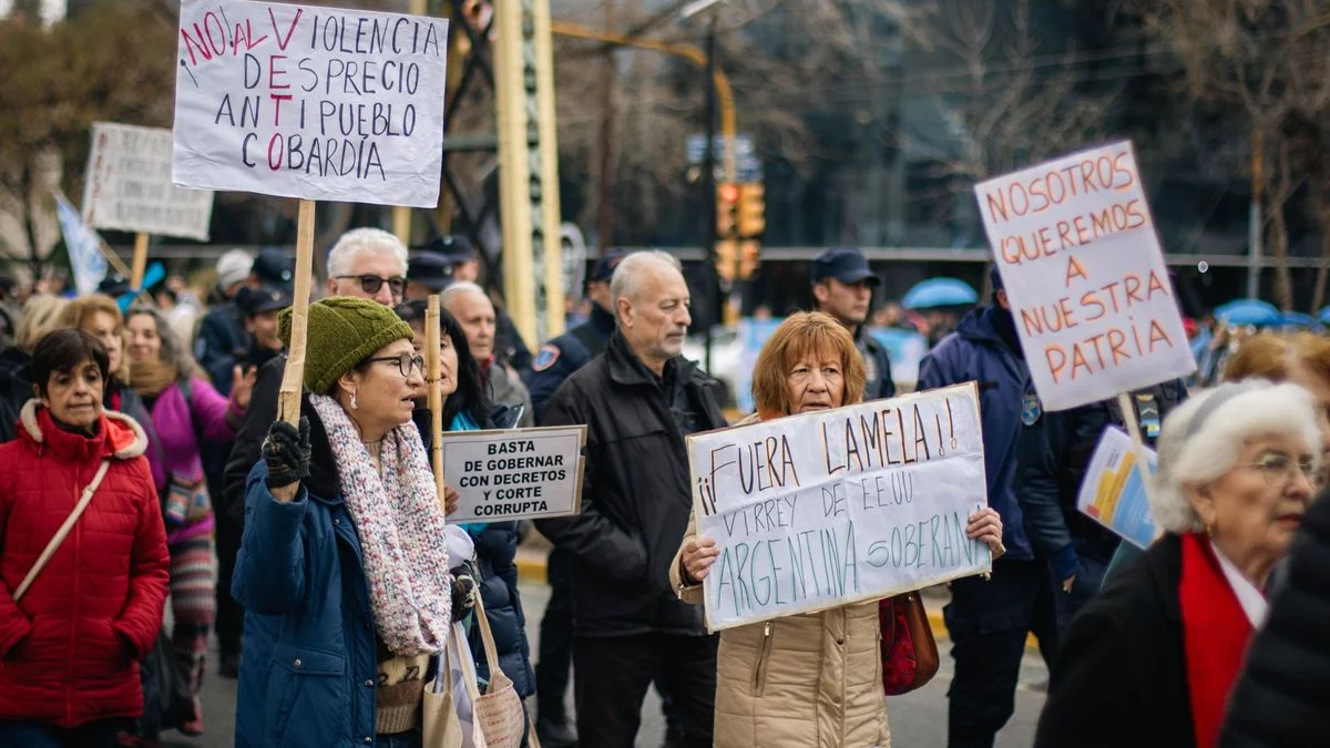 Mendoza pierde $276 mil millones por el veto de Milei: el ajuste golpea a 300 mil jubilados