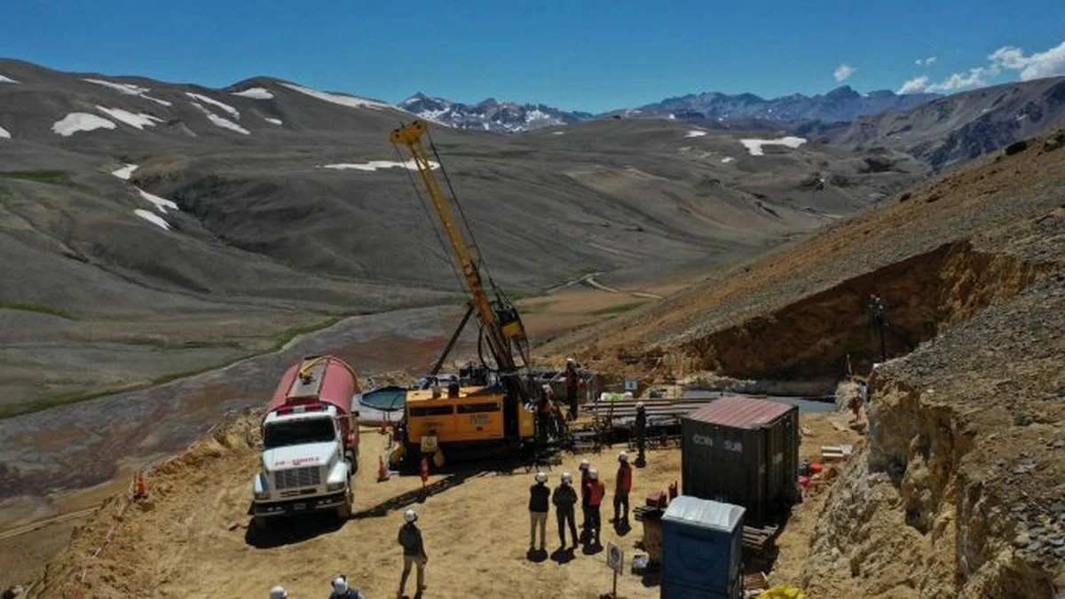 Minería en Mendoza: la consultora que dio como ganador a Adorni dice que el 57% de mendocinos está a favor