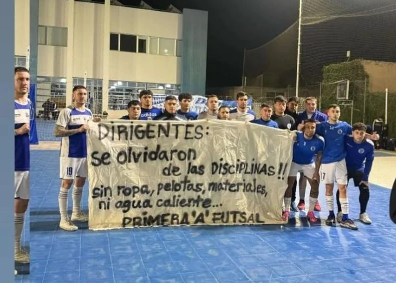 La bandera para los dirigentes de fútbol de salón
