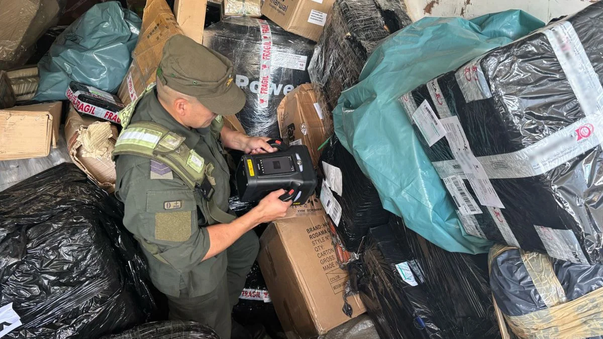 San Martín: Gendarmería Nacional secuestró 130 kilos de hojas de coca en un camión de encomiendas