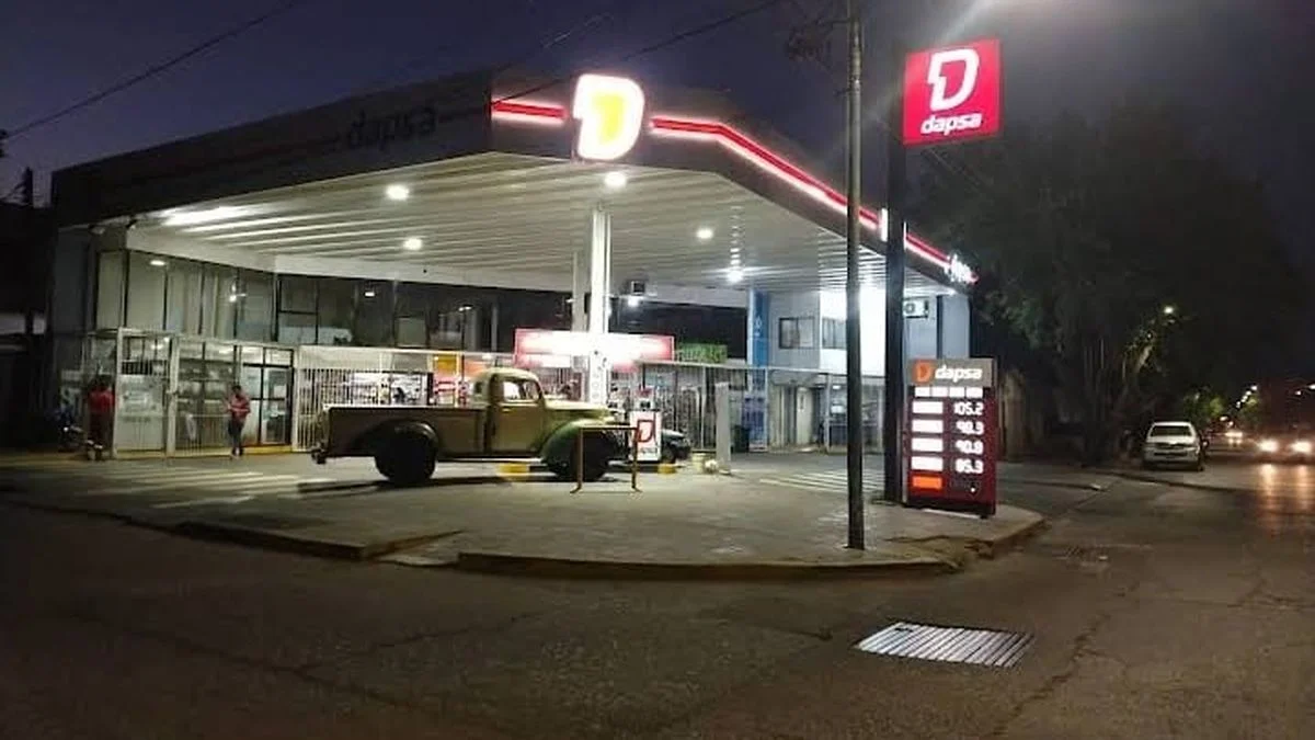 Delincuentes armados amenazaron a los empleados y robaron en una estación de servicio de Godoy Cruz