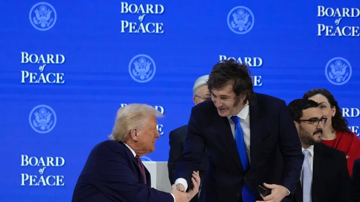 Javier Milei insistió en el apoyo a Donald Trump en Davos y se reunió con un funcionario clave