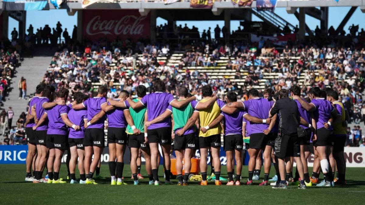 Con dos mendocinos, Los Pumas revolucionaron Córdoba