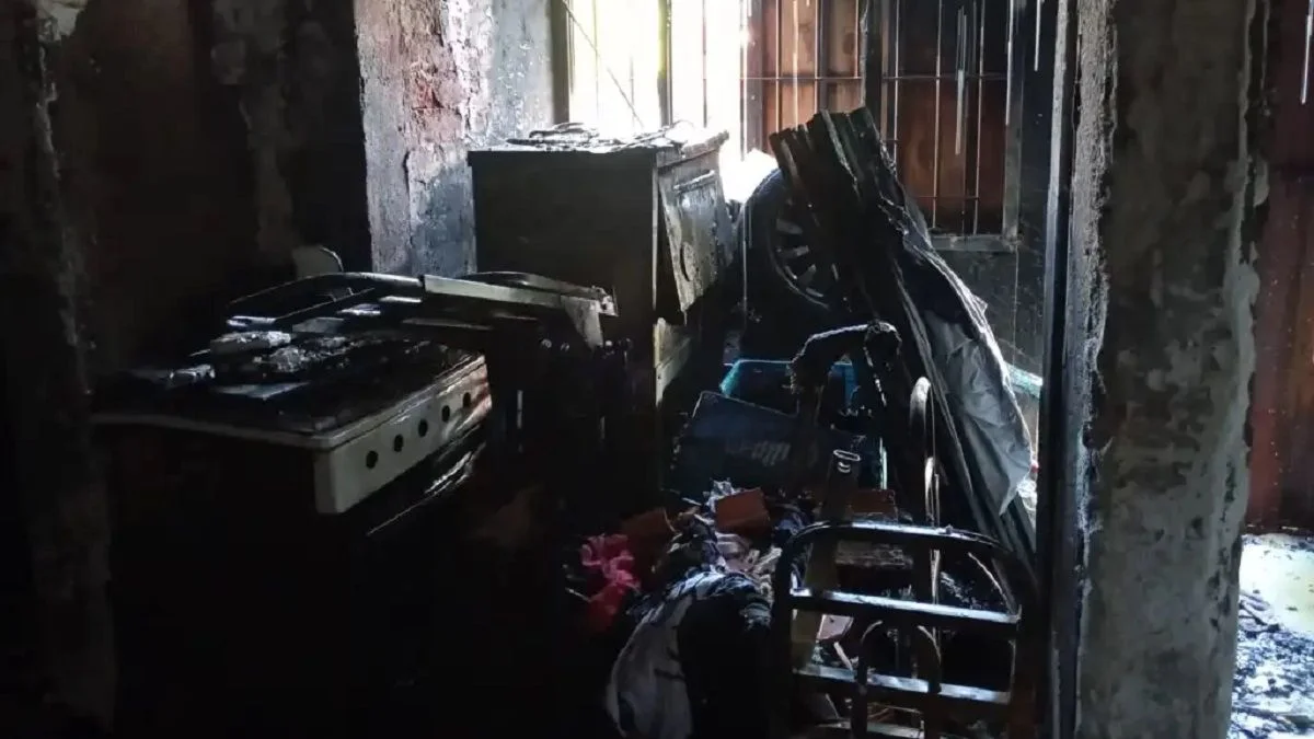 Un incendio consumió una casa en Guaymallén: dos perritos muertos y dos policías golpeados