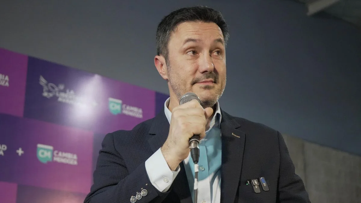 Luis Petri encabeza un acto en Mendoza y ya restringen accesos al Cerro de la Gloria