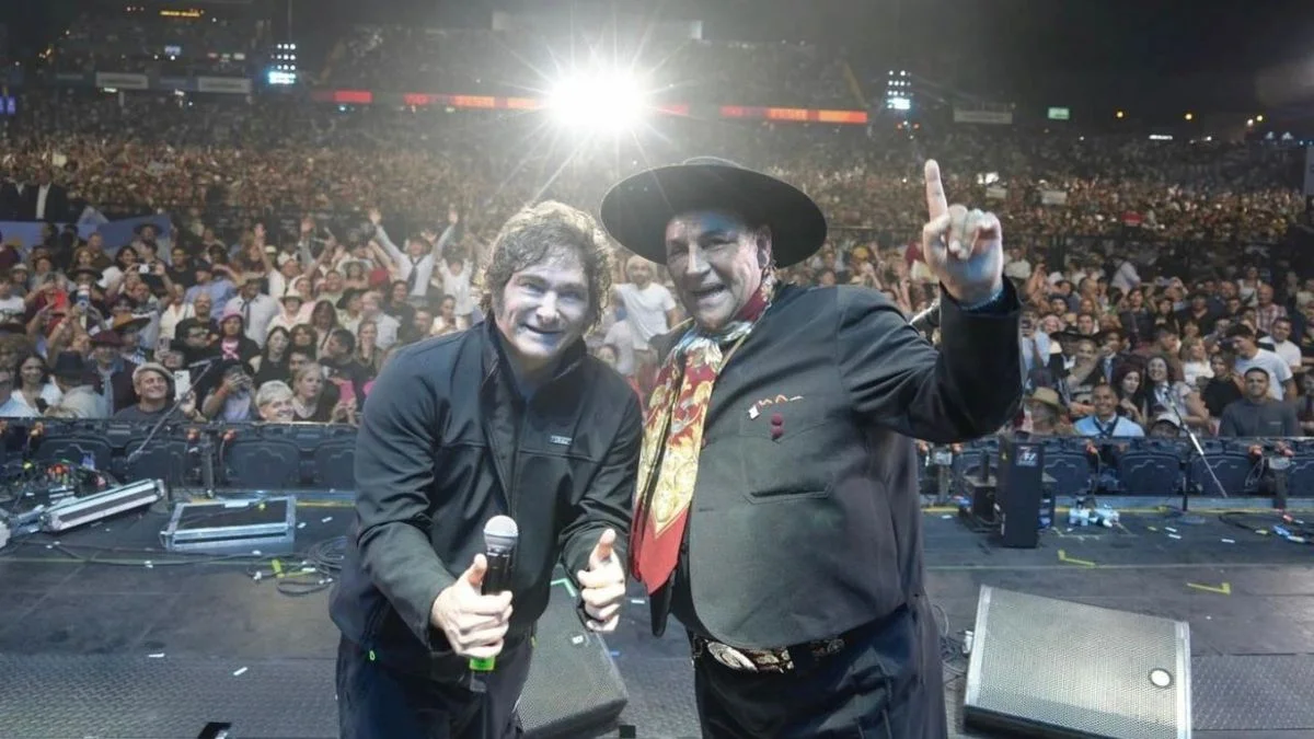 Tras cantar con Milei, echaron al Chaqueño Palavecino de una asociación folclórica