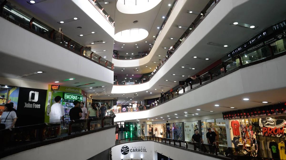 Cómo abrirá el comercio durante el feriado del jueves y el puente del viernes