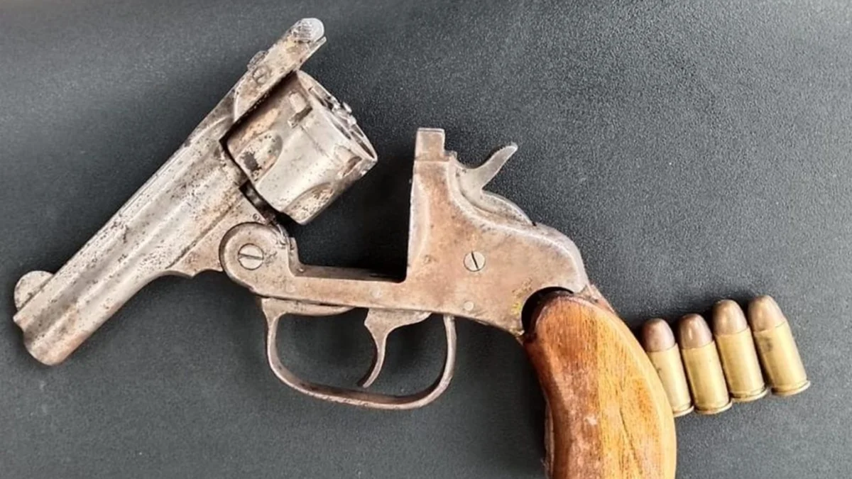 Armas, droga y vehículos secuestrados: el despliegue policial que dejó varios aprehendidos en el Gran Mendoza