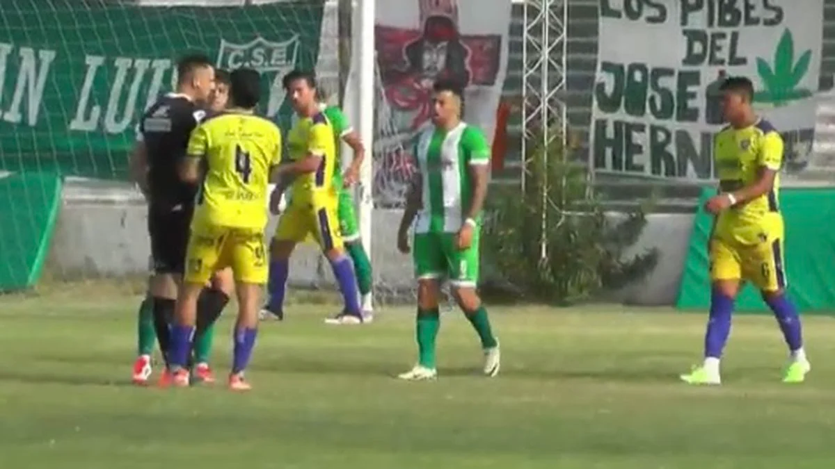 Regional Amateur: una tarjeta roja fue clave en la eliminación de Huracán de San Rafael