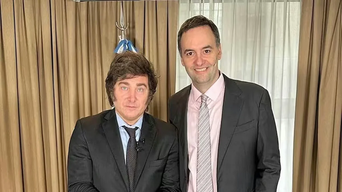 Milei salió a confirmar a Adorni "hasta el final del mandato", tras dos horas de reunión