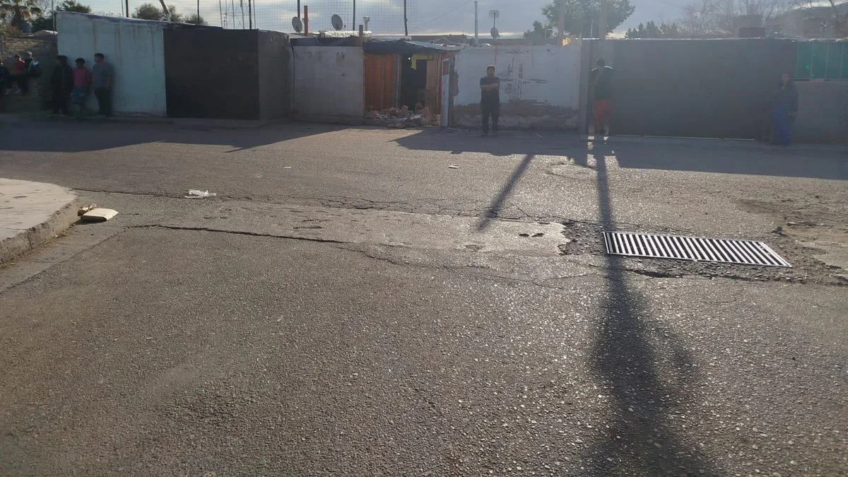 Perdió el control de la moto, tiró abajo un muro y murió una nena aplastada en Guaymallén